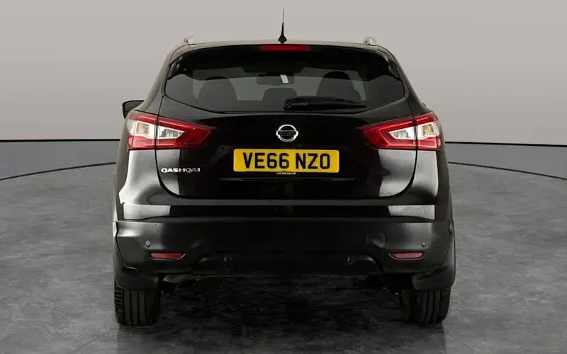 Used Nissan Qashqai N-Connecta 110 HP (80 kW) 2016 Black SUV