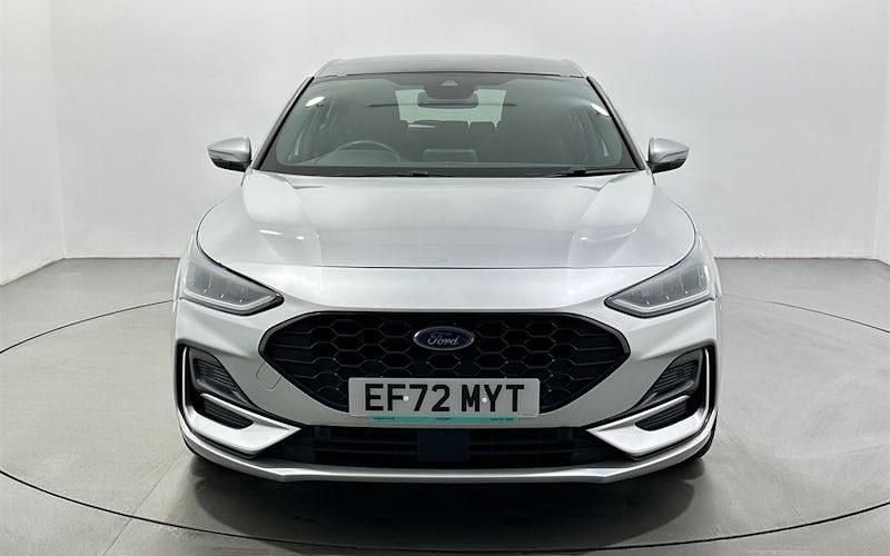 Usado Ford Focus ST-Line 125 HP (91 kW) 2022 Prateado Citadino