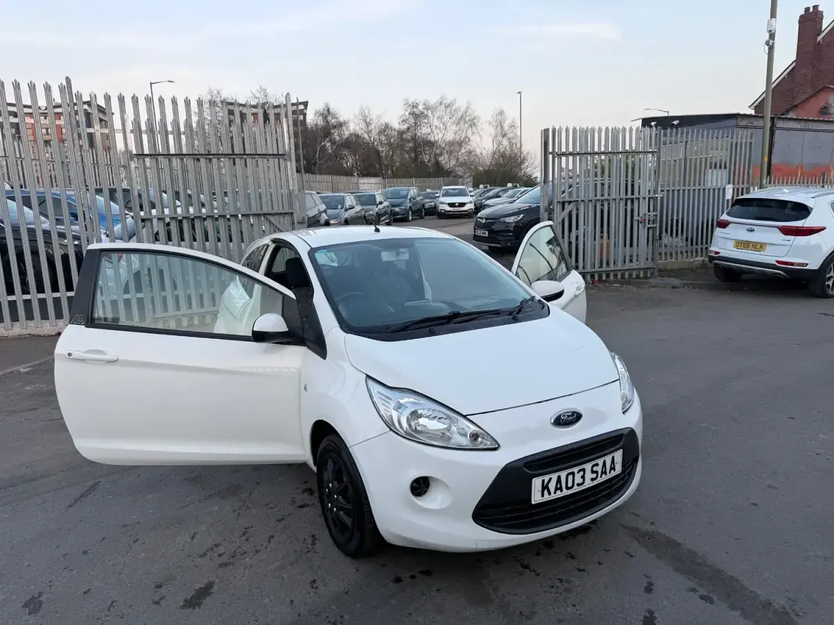 Usado Ford Ka 69 HP (50 kW) 2013 Branco Citadino