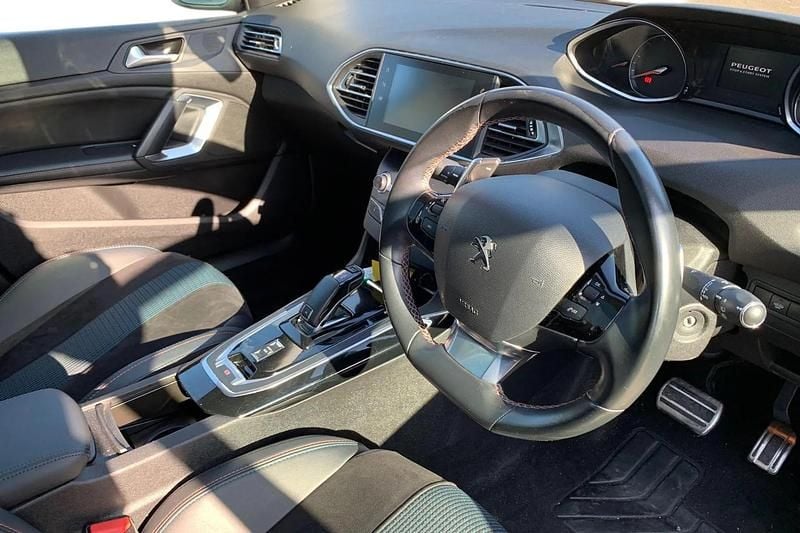 Used Peugeot 308 SW S 131 HP (96 kW) 2019 Black Estate