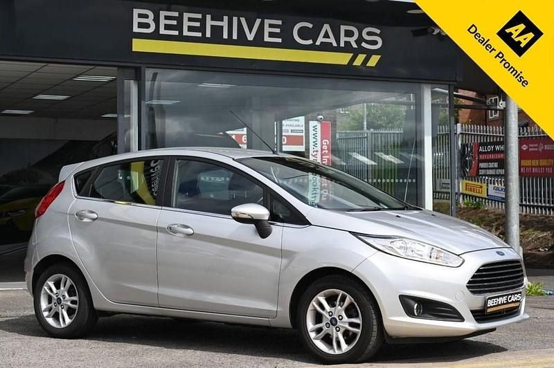 Silver Used 2017 Ford Fiesta Zetec Hatchback | £7,250 (Good price) - Image 1/4