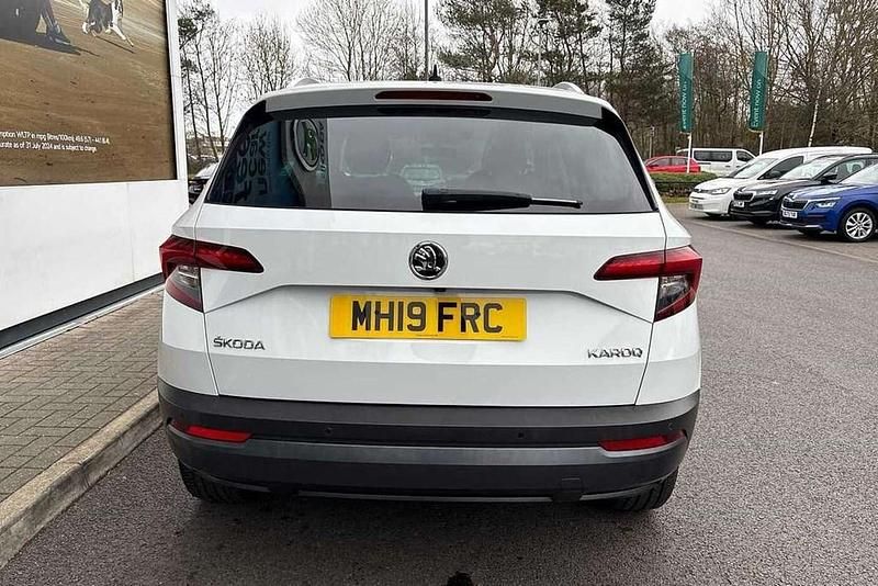 Used Skoda Karoq SE L 116 HP (85 kW) 2019 Moon white metallic SUV