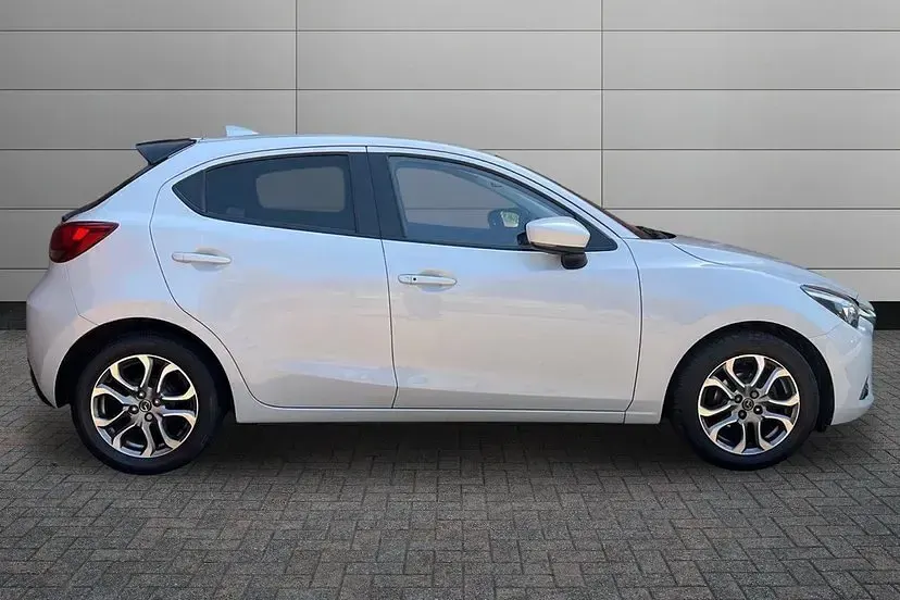 Used Mazda 2 Inclusive 89 HP (65 kW) 2019 Sonic silver Hatchback