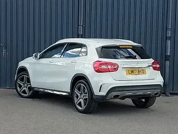 Usado Mercedes GLA200 AMG line 136 HP (100 kW) 2017 Branco SUV