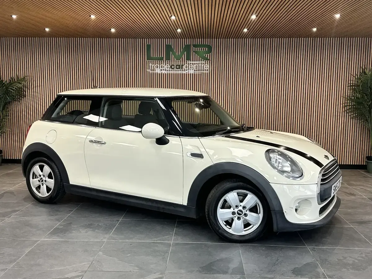 Used Mini ONE Hatch 102 HP (75 kW) 2015 White Hatchback