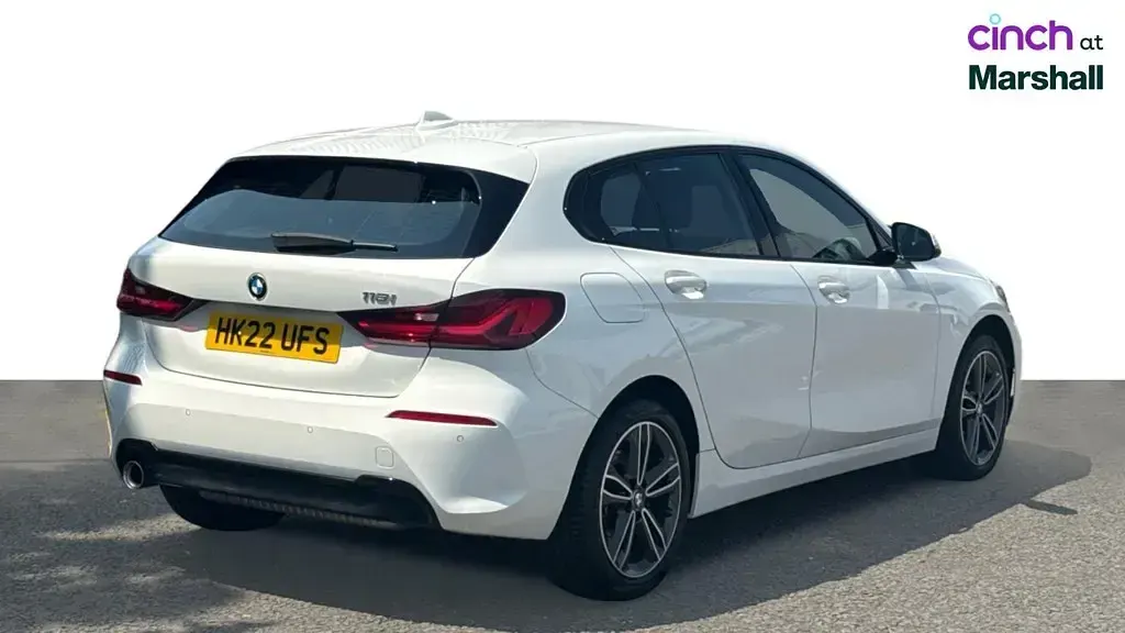 Used BMW 118 Sport Line 134 HP (98 kW) 2022 White Hatchback