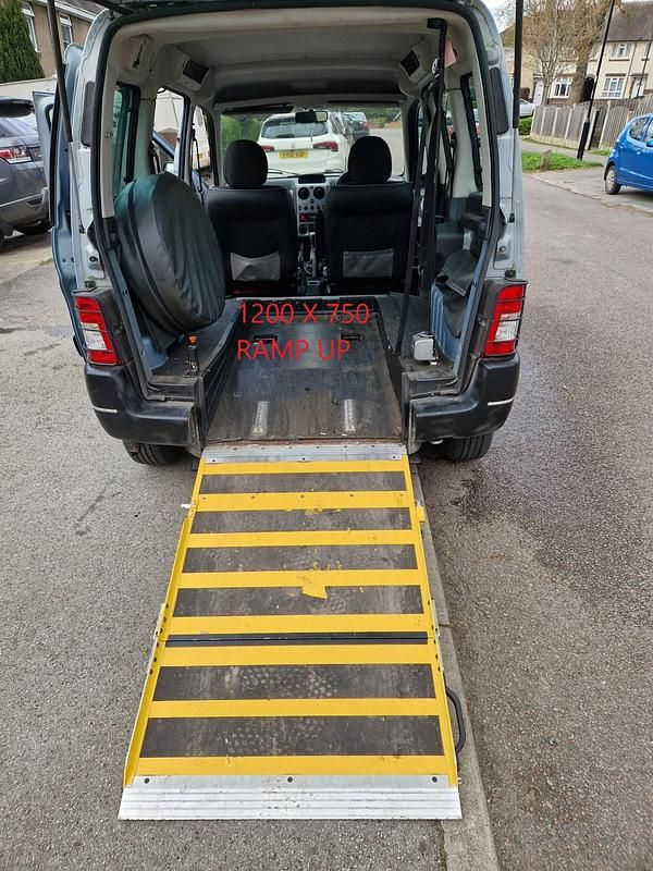 Used Peugeot Partner 2009 Silver MPV