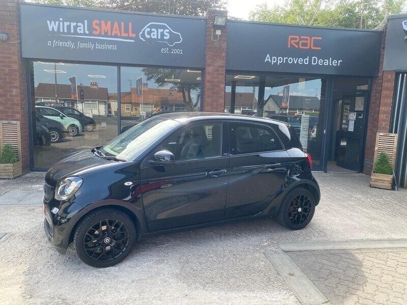 Black Used 2018 Smart ForFour Premium Hatchback | £7,999 (Expensive) - Image 1/4