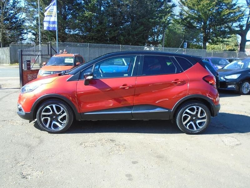 Used Renault Captur Signature 90 HP (66 kW) 2016 Red SUV