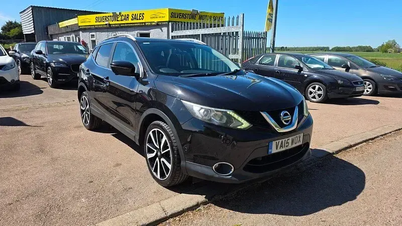 Used Nissan Qashqai Tekna 163 HP (119 kW) 2015 Black SUV