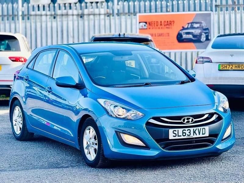 Used Hyundai i30 Active 110 HP (80 kW) 2013 Blue Hatchback