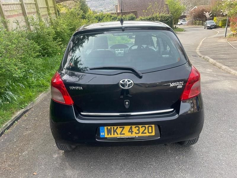 Usado Toyota Yaris 87 HP (63 kW) 2008 Preto Citadino