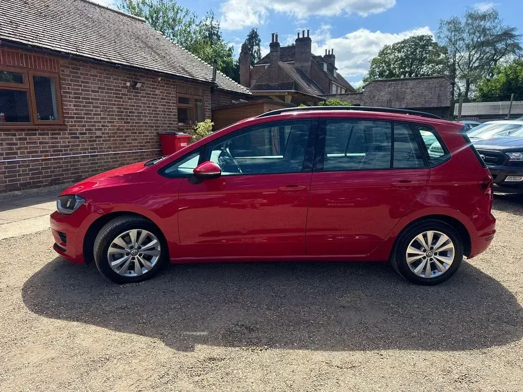 Used VW Golf Sportsvan SE 2017 Red MPV