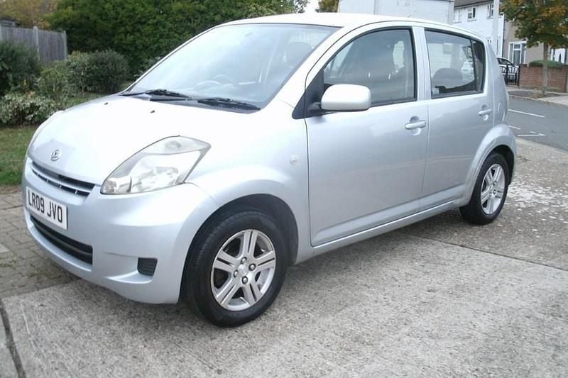 Silver Used 2009 Daihatsu Sirion Hatchback | £1,095 (Good price) - Image 1/1