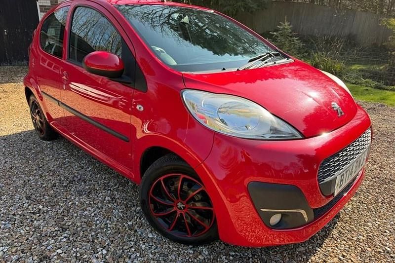 Used Peugeot 107 Active 68 HP (50 kW) 2014 Red Hatchback