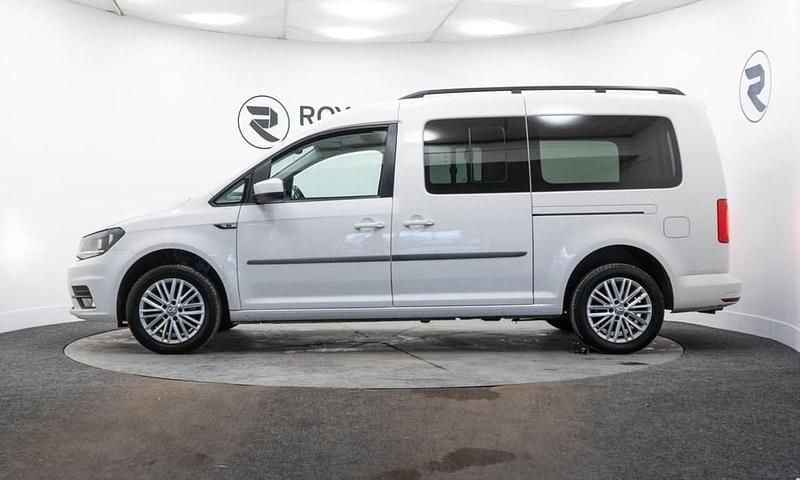 Used VW Caddy Maxi Life Life 102 HP (75 kW) 2018 White MPV