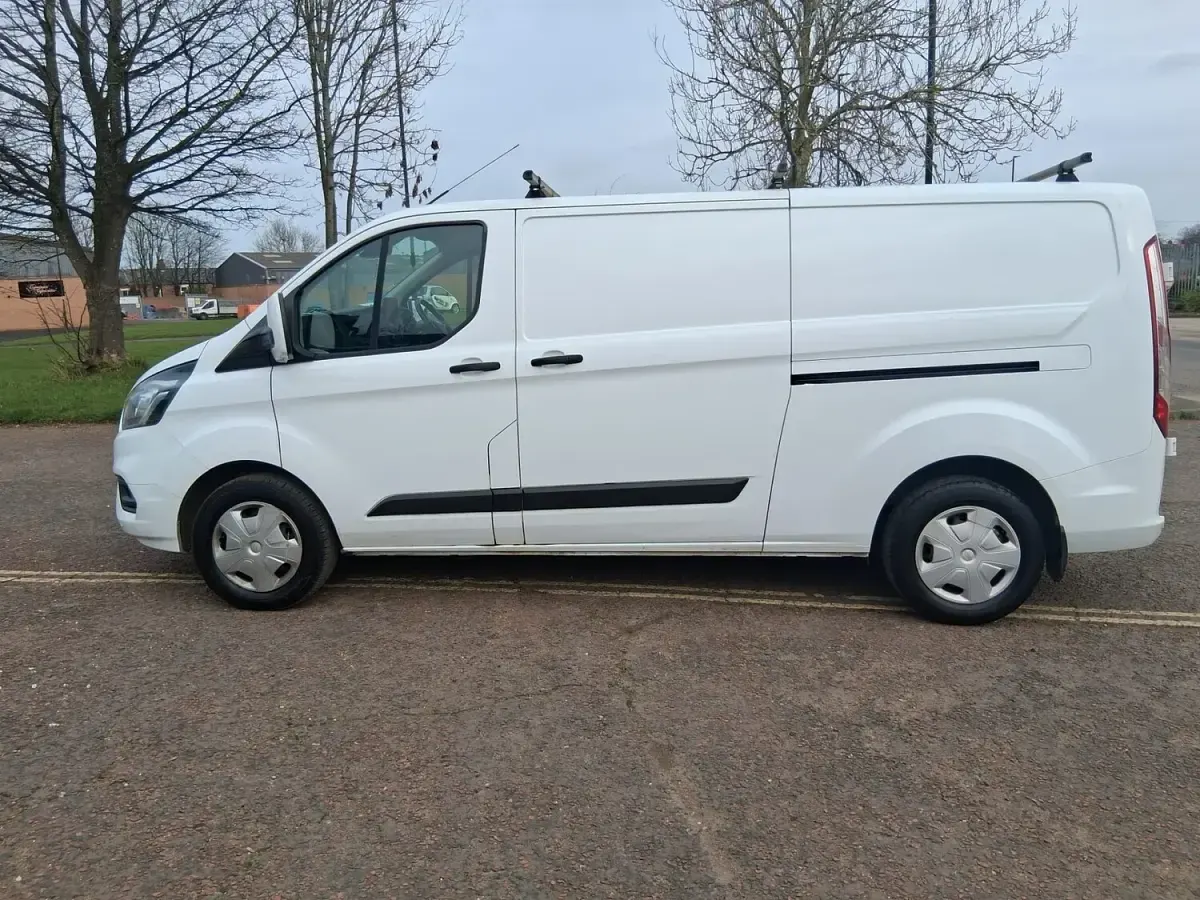 Used Ford Transit Custom Trend 105 HP (77 kW) 2020 White Van