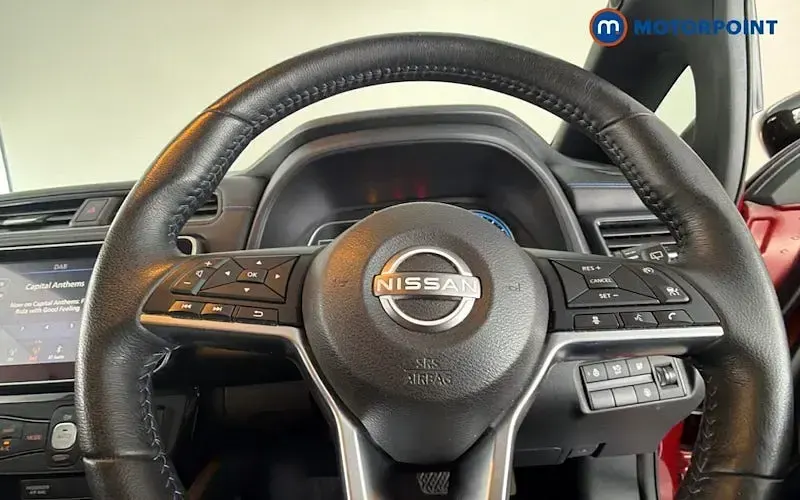Used Nissan Leaf N-Connecta 110 kW (150 HP) 2023 Red Hatchback