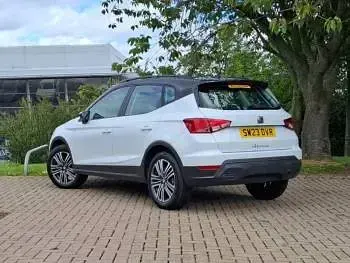 Used Seat Arona SE Technology 110 HP (80 kW) 2023 White SUV