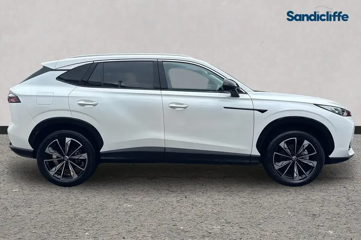 Used MG HS Trophy 169 HP (124 kW) 2024 Solid  white pearl SUV