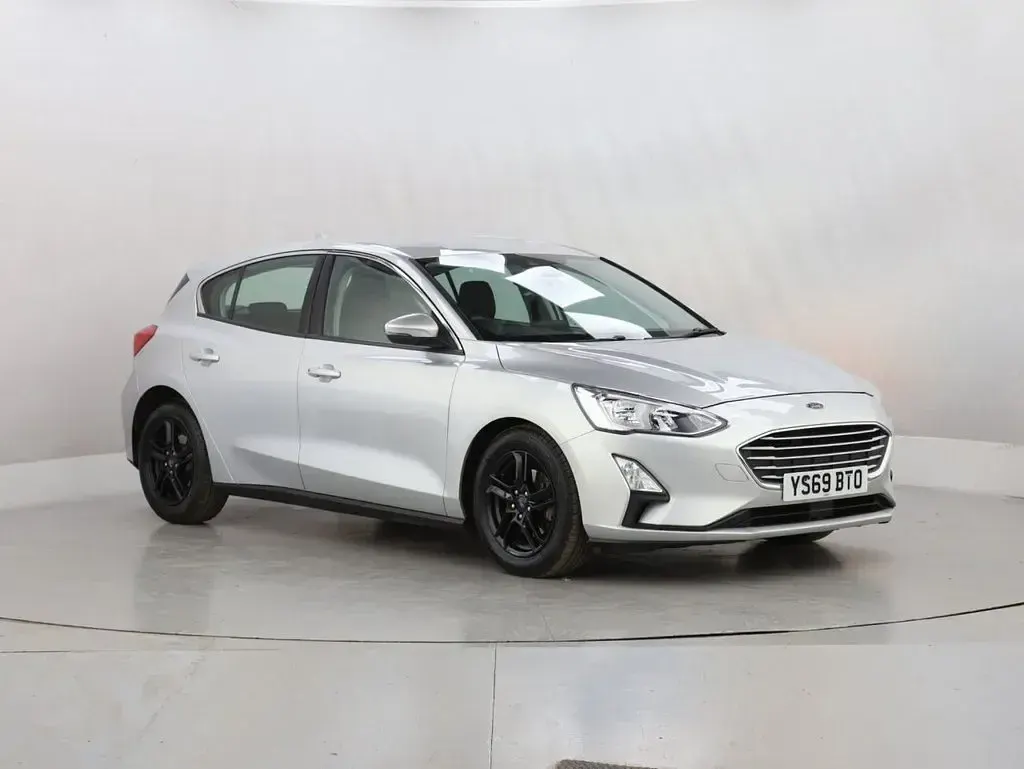 Used Ford Focus Zetec 120 HP (88 kW) 2019 Silver Hatchback