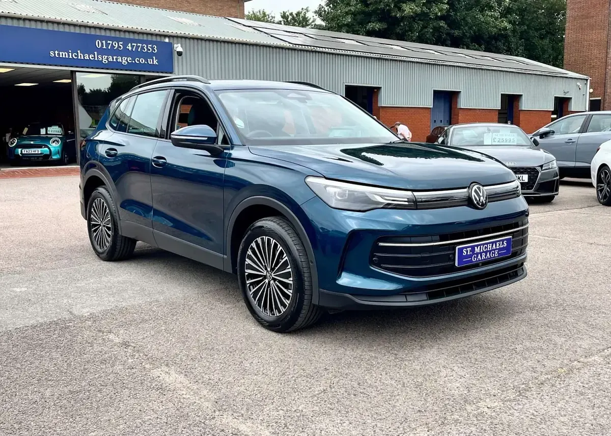 Used VW Tiguan Life 201 HP (147 kW) 2025 Blue SUV