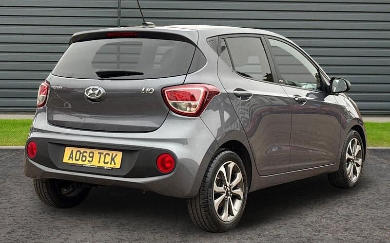 Used Hyundai i10 67 HP (49 kW) 2020 Hatchback