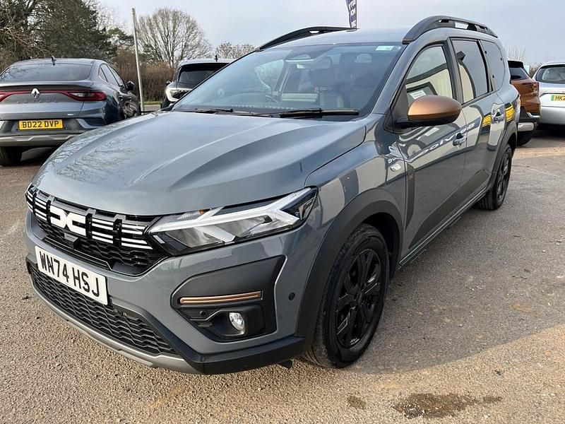 Used Dacia Jogger Extreme 110 HP (80 kW) 2024 Grey MPV