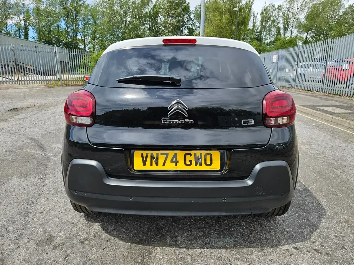 Second-hand Citroën C3 PureTech 2024 Negru Hatchback