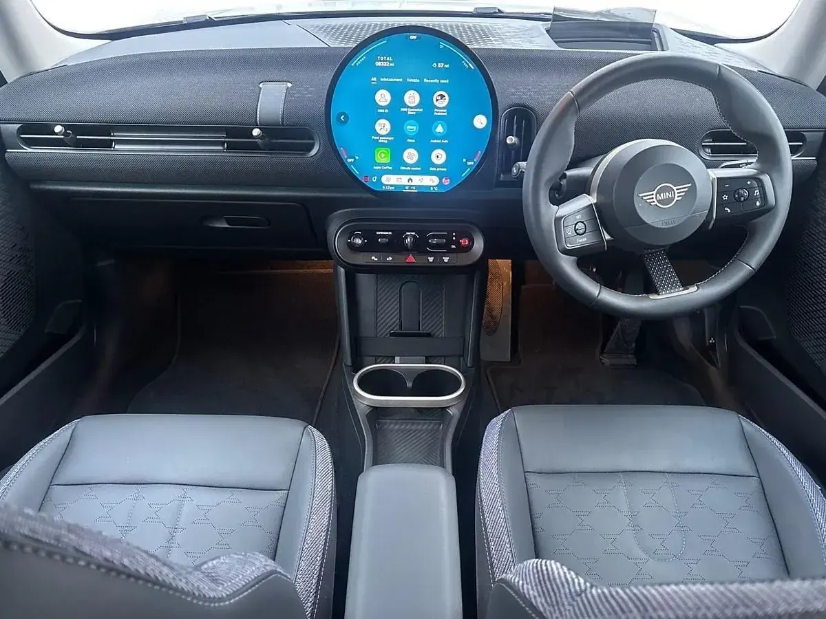 Używany Mini Cooper Hatch 113 kW (154 KM) 2025 Biały Hatchback