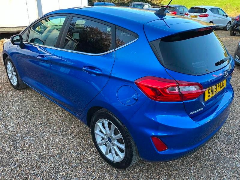 Used Ford Fiesta Titanium 100 HP (73 kW) 2019 Blue Hatchback