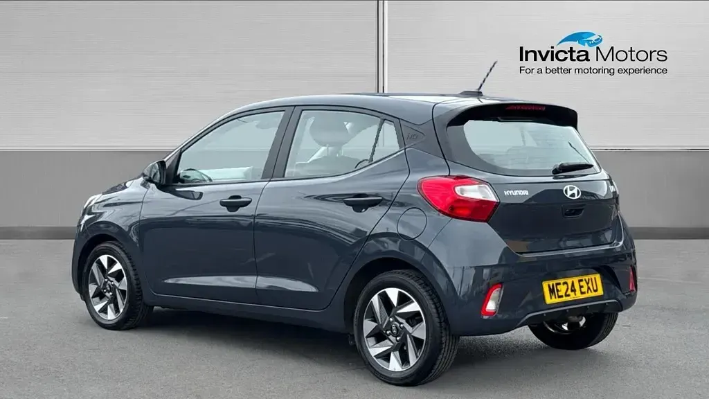 Used Hyundai i10 Advanced 79 HP (58 kW) 2024 Aurora grey pearl Hatchback