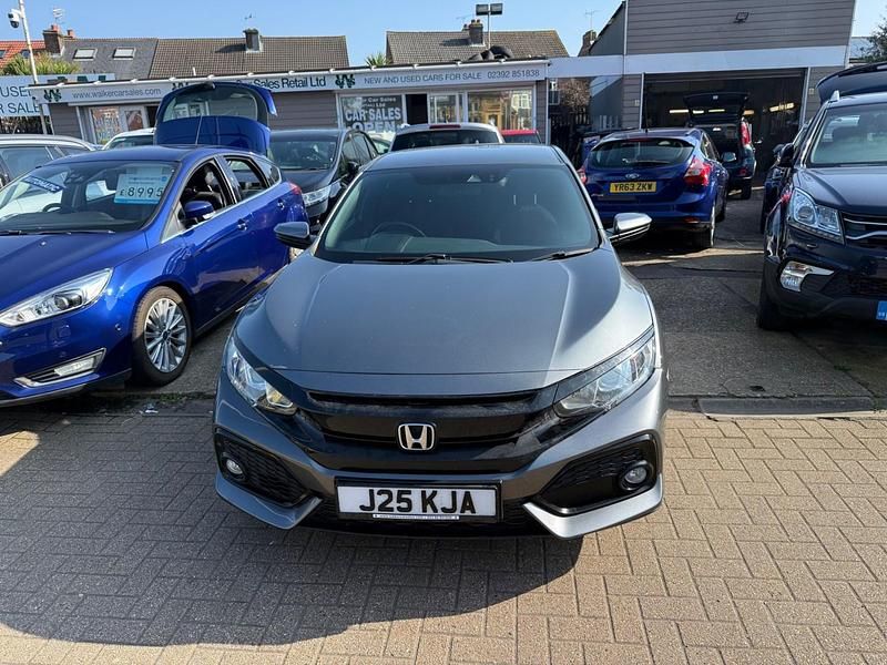 Begagnad Honda Civic SR 126 HK (92 kW) 2019 Grå Halvkombi
