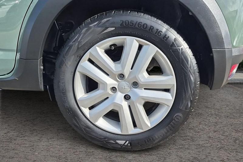 Used Dacia Sandero Expression 91 HP (66 kW) 2024 Green Hatchback