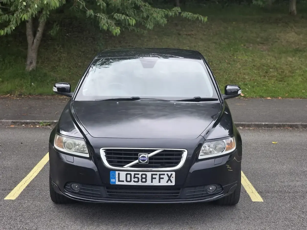 Used Volvo S40 SE Lux 2009 Black Sedan