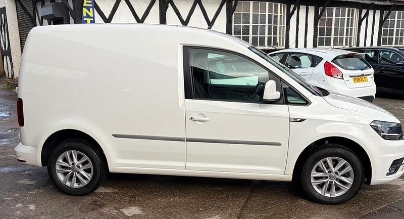 Used VW Caddy Highline 102 HP (75 kW) 2018 White MPV