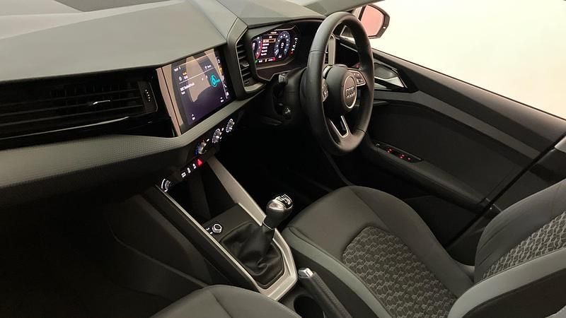 Used Audi A1 Sport 116 HP (85 kW) 2019 White SUV