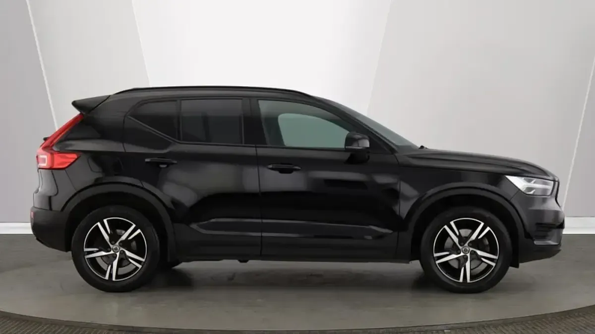 Used Volvo XC40 R-Design 2022 Black SUV