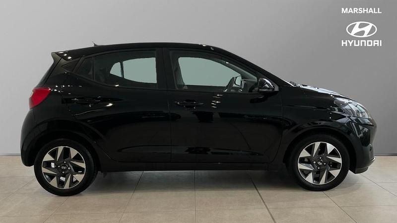 Used Hyundai i10 Advanced 63 HP (46 kW) 2025 Black Hatchback
