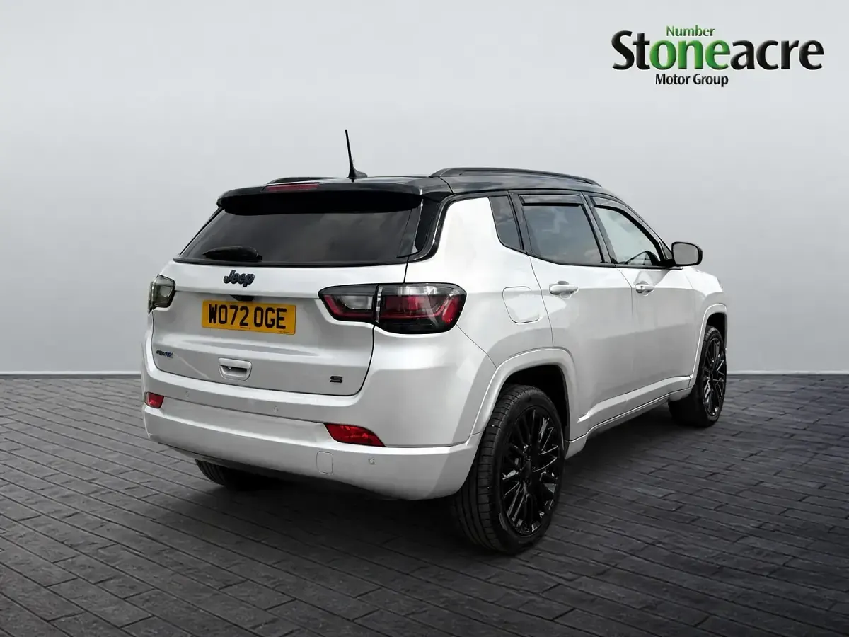 Used Jeep Compass 240 HP (176 kW) 2023 Silver/black SUV
