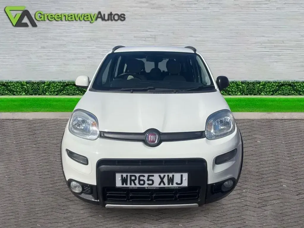 Used Fiat Panda Trekking 85 HP (62 kW) 2015 White Hatchback