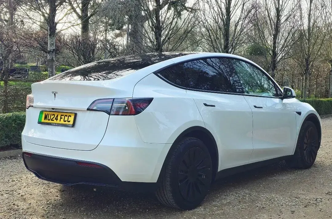 Usado Tesla Model Y RWD 219 kW (299 HP) 2024 Branco SUV