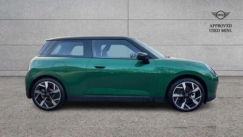 Used Mini Cooper Hatch 133 kW (181 HP) 2024 Green Hatchback