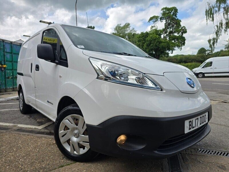 White Used 2017 Nissan e-NV200 Acenta Van | £2,990 - Image 1/4