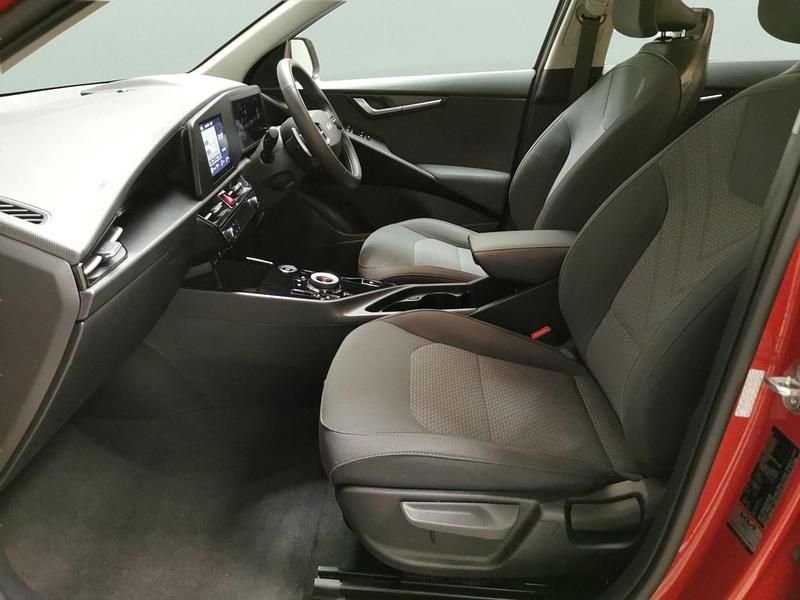 Used Kia e-Niro 147 kW (201 HP) 2023 Orange SUV