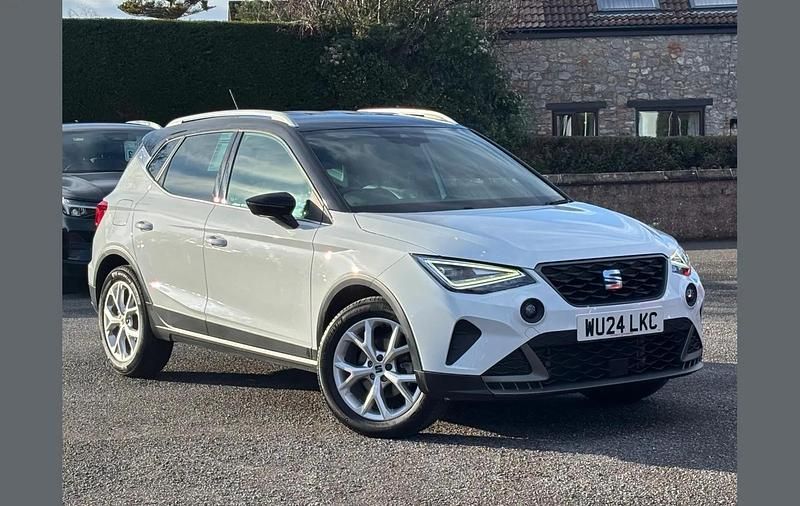 White Used 2024 Seat Arona FR SUV | £14,480 (Good price) - Image 1/4