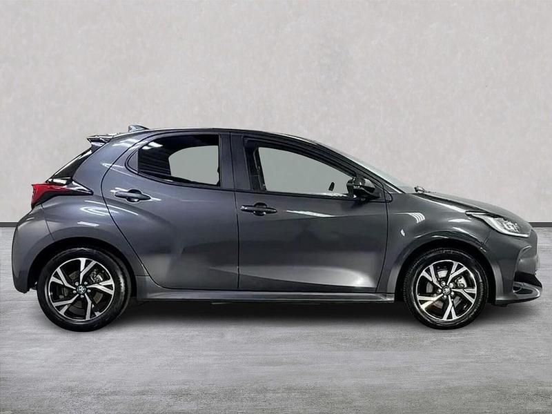 Used Toyota Yaris Hybrid Design 116 HP (85 kW) 2024 Grey Hatchback