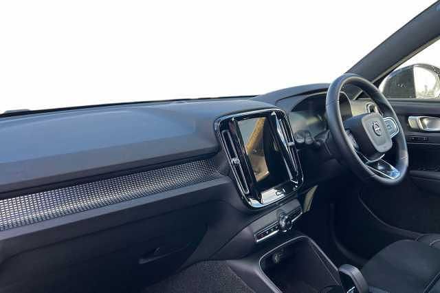 Used Volvo XC40 Plus 163 HP (119 kW) 2025 Onyx black SUV