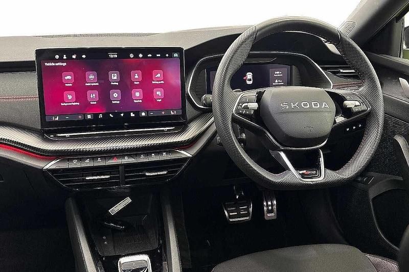 Used Skoda Octavia vRS 265 HP (194 kW) 2025 Green Hatchback