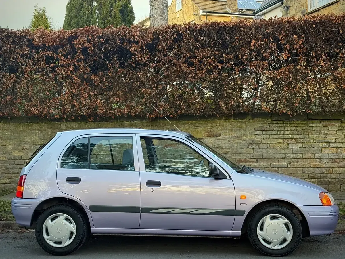 Used Toyota Starlet 1997 Blue Hatchback